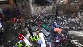 Accidente aéreo en zona residencial de Pakistán