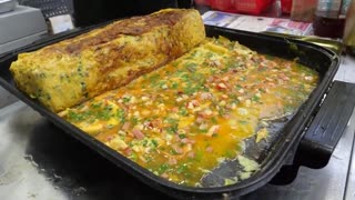 60 eggs! giant rolled omelette - korean street food
