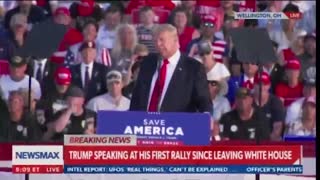 Crowd Chants "4 More Years!" During Trump's Ohio Rally