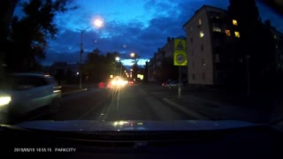 Car Loses Wheel and Sends Sparks