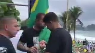 Brasil le da apoyo total a Bolsonaro