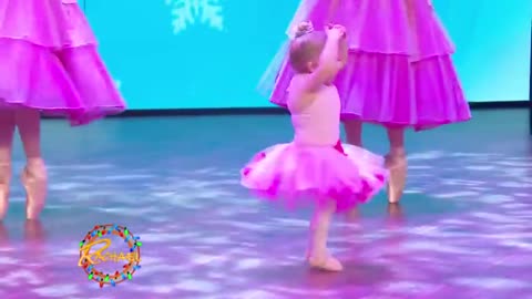 Tiny Dancer Perform the Nutcracker