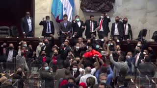 Fight breaks out on floor of Honduran Congress