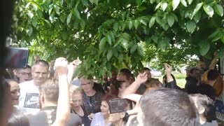 Sveštenik Saša Janjić nakon izlaska iz prostorija Granične policije
