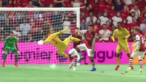 FIFA 22 - Goal Highlight - Liverpool's Fabinho scores a classic