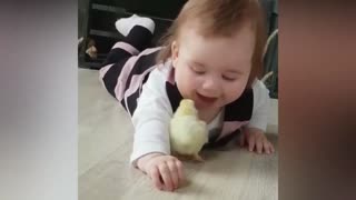 babies engraçados doing the joy by seus parents