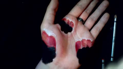 Horrific hand bite illusion will fool your eyes