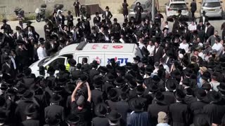 Primeros entierros de muertos en la estampida de Israel poco antes del Shabat