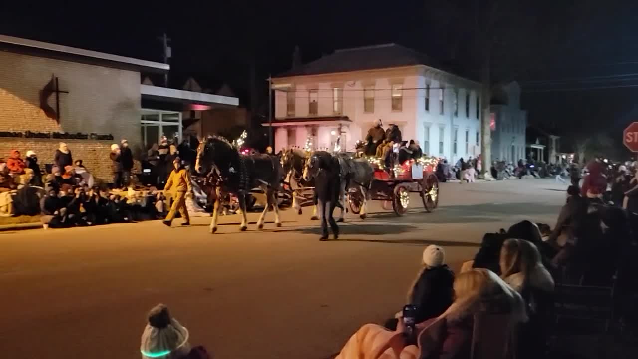 Lebanon, OH Christmas Horse And Carriage Parade 2022
