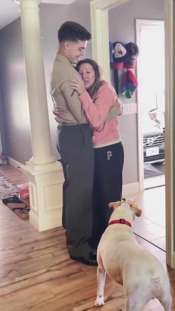 Military Son Surprises Mom At Her House 9424