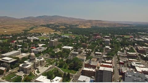 Living in BOISE Idaho vs MERIDIAN Idaho | Idaho's BEST CITIES to Live [SHOWDOWN] | Boise vs Meridian