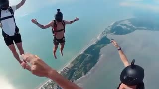 Skydiving off a helicopter
