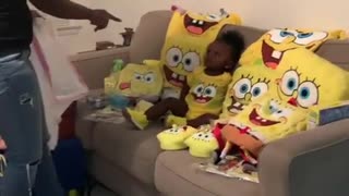 Baby Girl Hilariously Obsessed With 'Spongebob Squarepants'