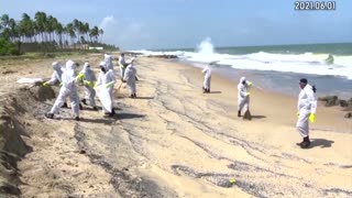 Disaster feared as acid ship sinks off Sri Lanka