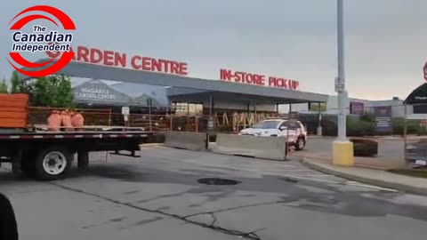 Canadian Tire hired security, put up fences and concrete barriers to prevent "F*ck Trudeau Party."