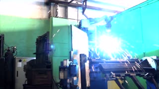how does a welding robot work in a workshop