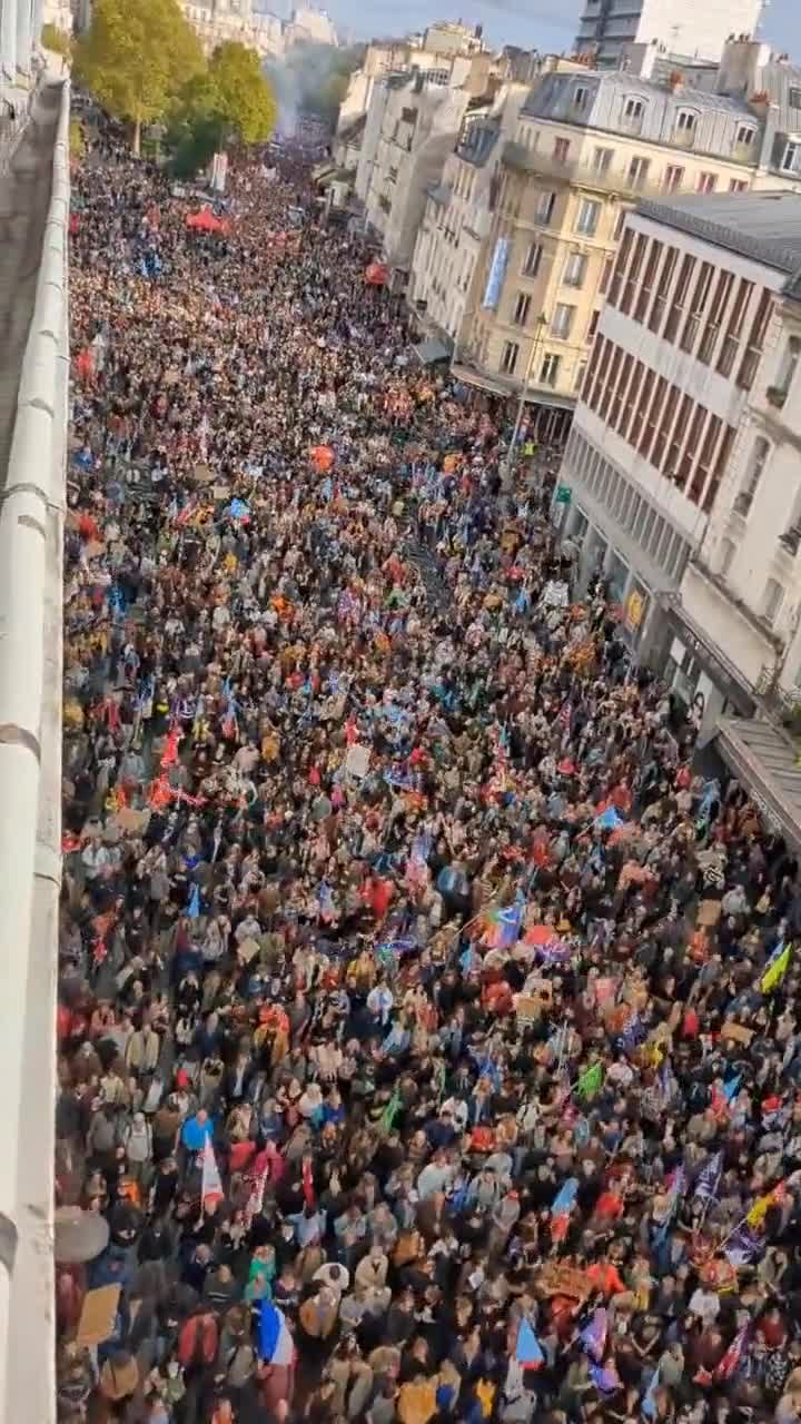 митинги в париже