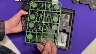 Aliens the board game unboxing .