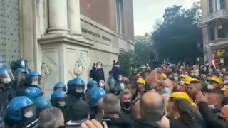 Italian police STAND DOWN
