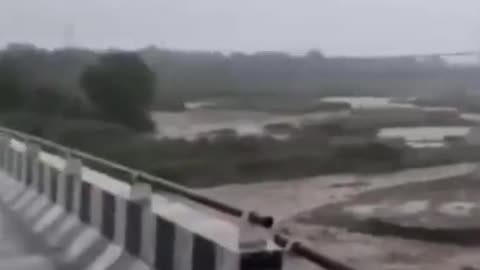 India alluvioni smottamenti...