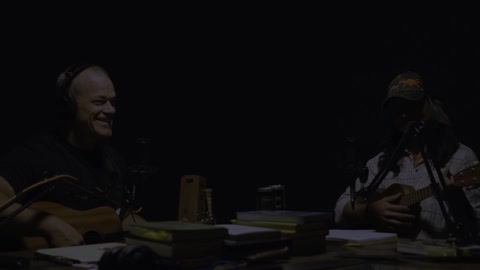 Jocko Willink and Tulsi Gabbard sing “We’re Going to Be Friends”