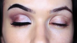 Beginners Eye Makeup Tutorial | How To Apply Eyeshadow