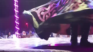 guy almost fall from stage after 20min circling