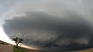 Time lapse captures incredible Supercell rolling out of Arnold, Nebraska