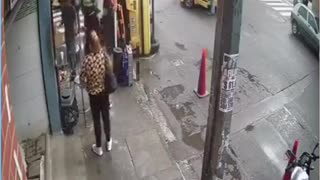 Video registró el impresionante choque entre dos taxis