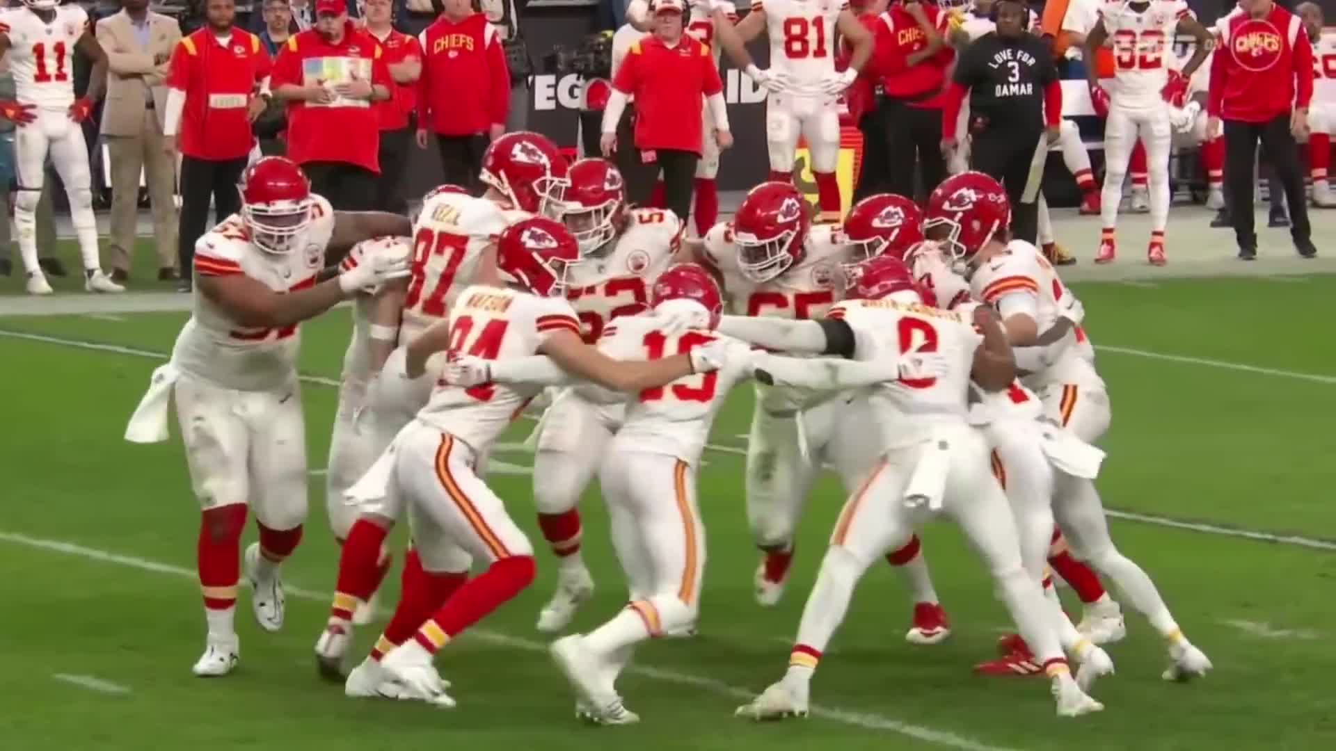 Patrick Mahomes, Chiefs break out 'Snow Globe' play in win over