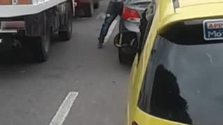 Video registró impactante robo a un conductor en Bucaramanga