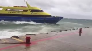 Cozumel ferry battles with strong winds and waves in playa del carmen