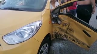 Motociclista falleció al colisionar contra un taxi en Bucaramanga