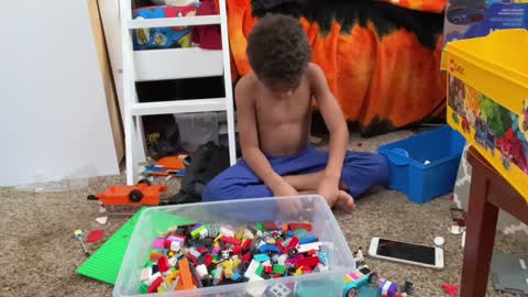 Building a random guy. (Lego)