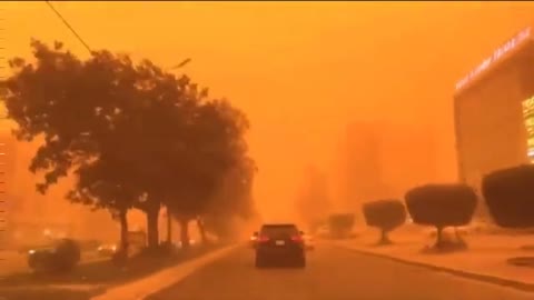 Massive dust storm hits Baghdad, Iraq