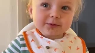 Viral: baby pronounces words and surprises everyone · global voices