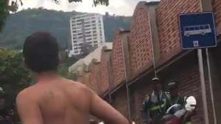 Alféreces fueron atacados a muletazos en el barrio Cabecera de Bucaramanga