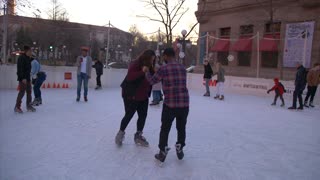 Ice skating date turns into surprise marriage proposal