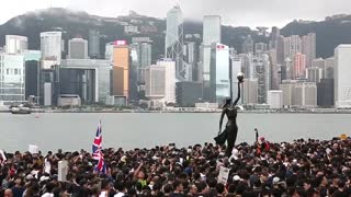 Decenas de miles de hongkoneses protestan nuevamente contra ley extradición