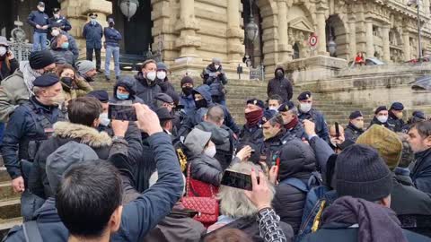 Corte di Cassazione - Cunial insieme agli avvocati in protesta