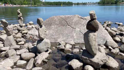 Amazingly cool video of rocks balanced on each other