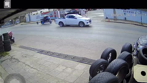 Tire Flies Off and Rolls Across Street