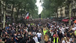 Massive numbers protest in Paris