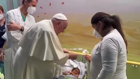 Pope Baptizes Baby While in the Hospital