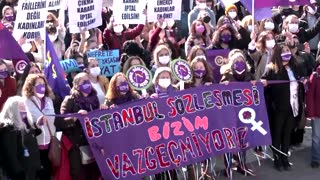 Thousands of women protest in Turkey