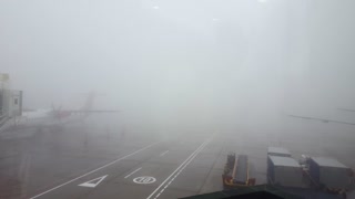 Neblina en el aeropuerto Palonegro de Lebrija
