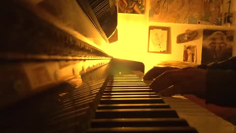 "C'ERA UN RAGAZZO CHE COME ME AMAVA I BEATLES E I ROLLING STONES" di Gianni Morandi -mini pianocover