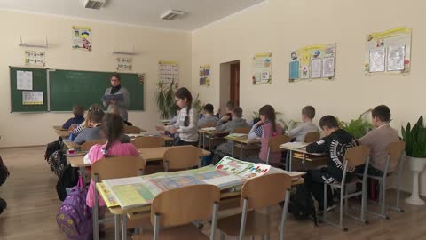 Scoli romanesti amenintate cu incendiul de nationalistii ucrainieni (TVRi 2018)