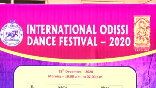 Indian dancers mesmerize at international festival