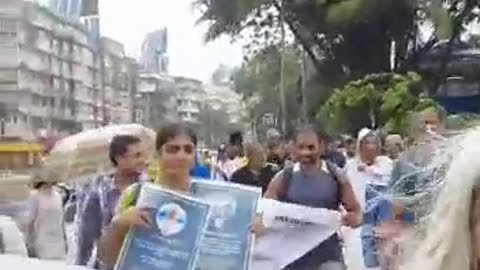 Bill Gates Quit IndiaAnti-Vax Protest in Mumbai